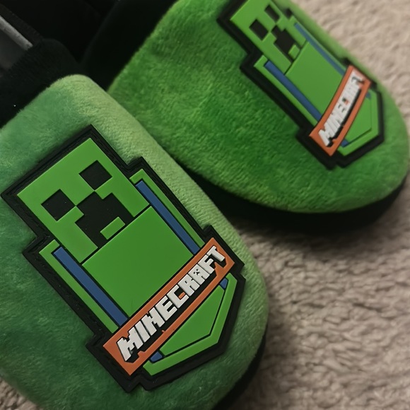 Minecraft Slippers 4-5 - Picture 7 of 7